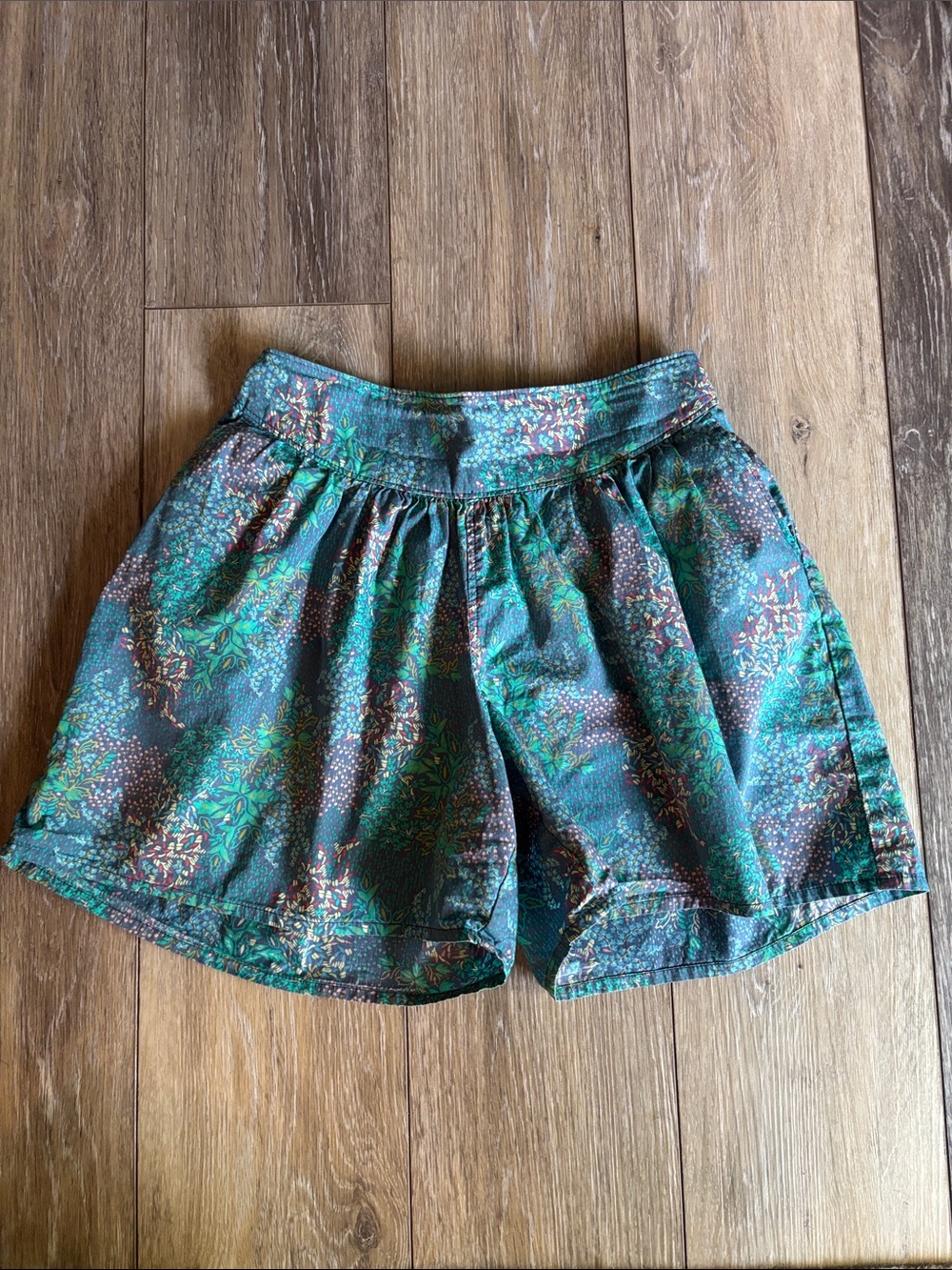 Tea Collection Girls Flowy Green Garden Print 100% cotton Shorts